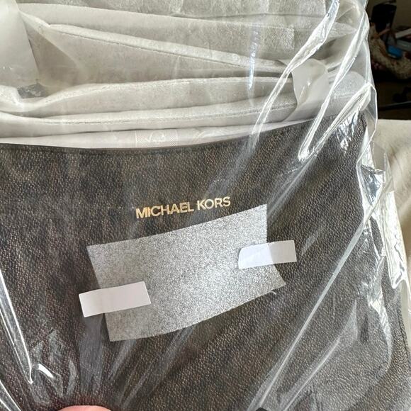 MICHAEL KORS Jet Set Travel Small Signature Logo Messenger Bag In Brown NWT - Picture 3 of 9